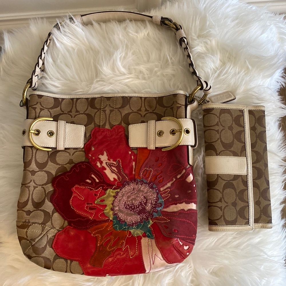 Coach Logo Bag With Ivory & Red Signature Poppy Hobo With Matching Large Wallet